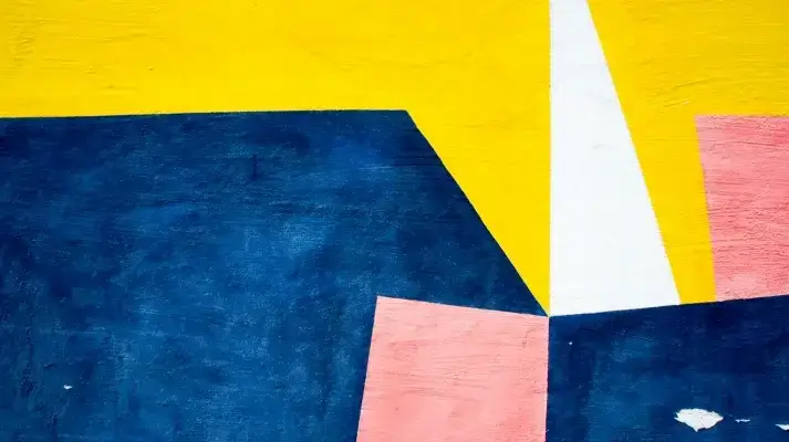 Accent Walls in 2024: From Bold Colours to Textured Wallpapers